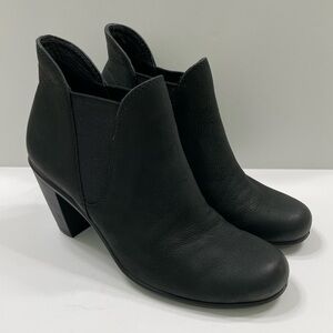 Ecco Touch Black Leather Women’s Block Heel Ankle Booties - Size 38 (7.5-8)